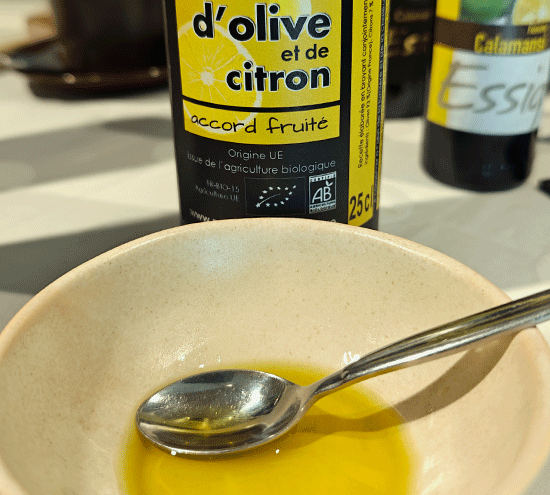 feinstes Olivenöl mit echter Zitrone (Frankreich)