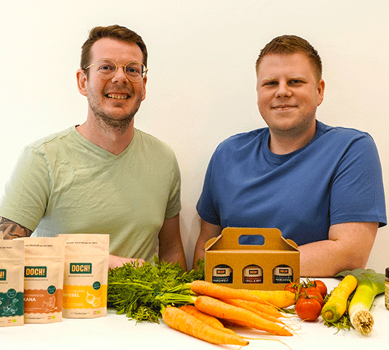 Christoph und Dominik mit ihren Produkten